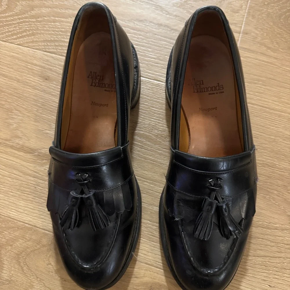 Allen Edmonds Newport Black Leather‎ Tassel Loafers Mens Dress Shoes